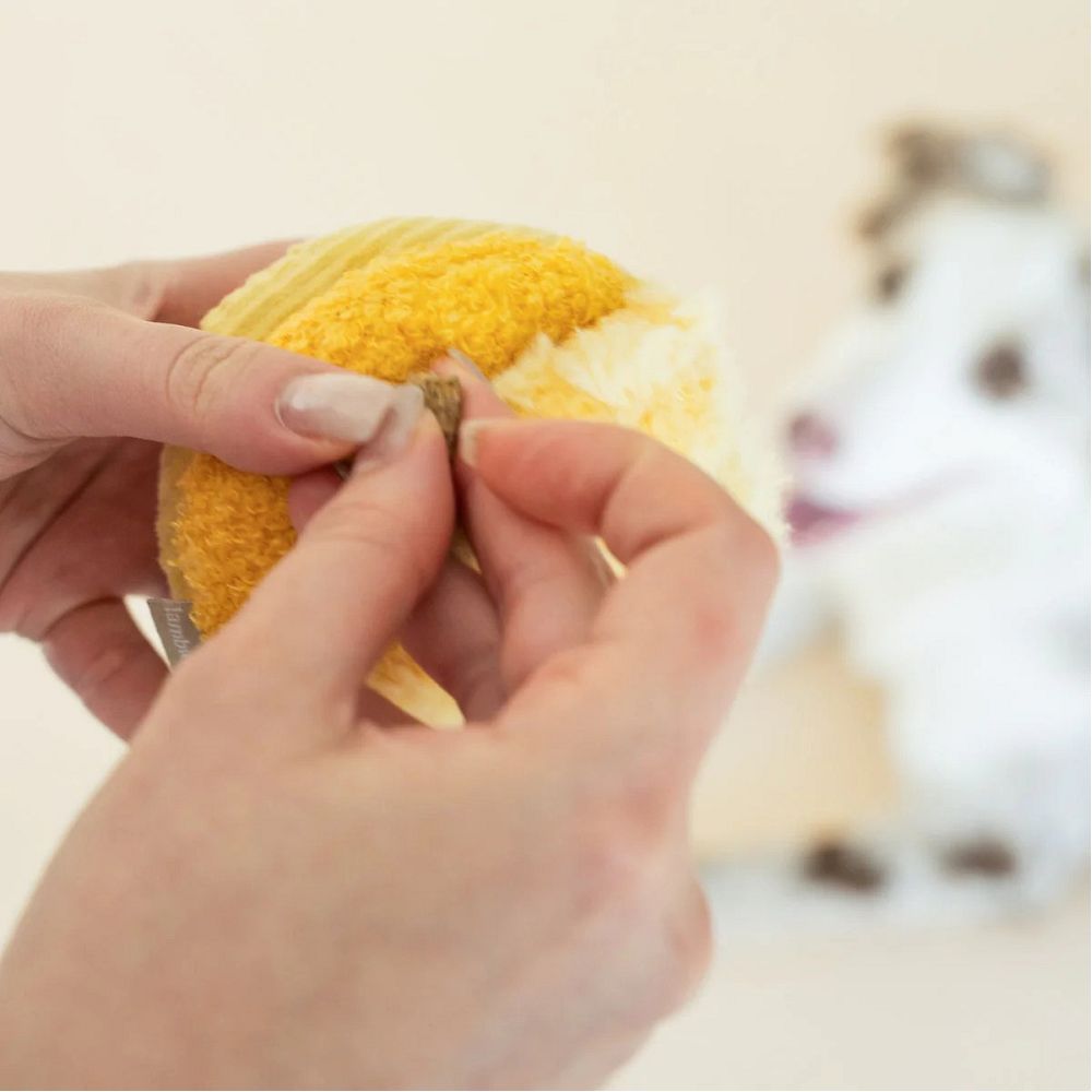 Toto Squeaky Snuffle Ball Dog Toy - Image 3
